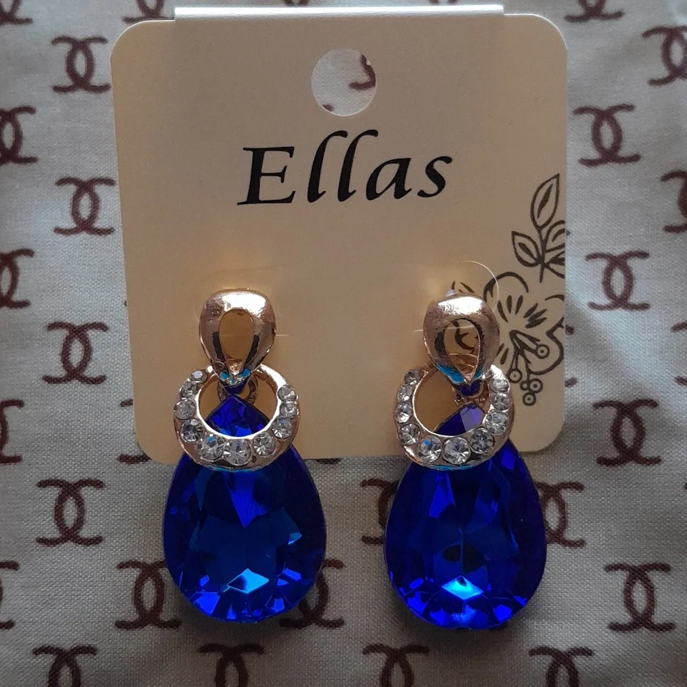 Elegant Blue Crystal Drop Earrings